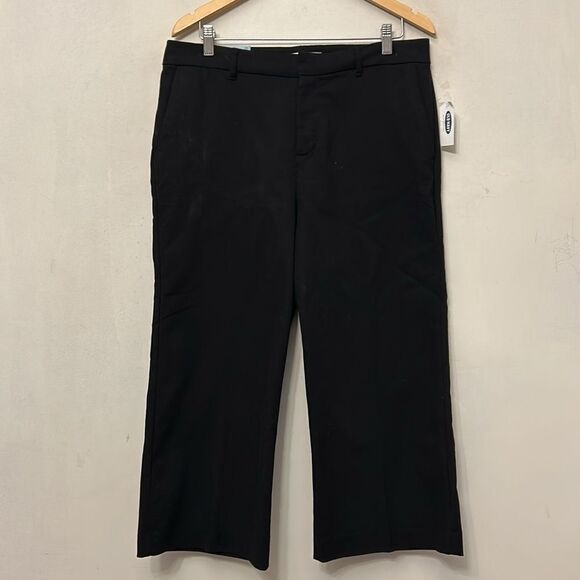 Old Navy black plus court regular cropped pants Size 12 New - Picture 2 of 10